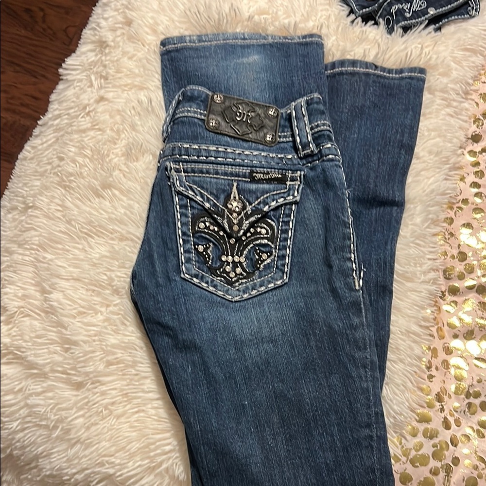 Women's Blue Jeans with Embellished Pocket